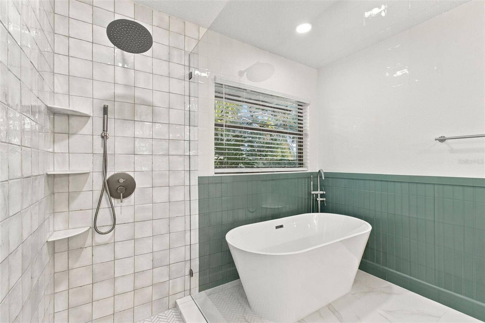 16102 ANCROFT COURT, Tampa, FL 33647 16102 ANCROFT COURT, Tampa, FL 33647