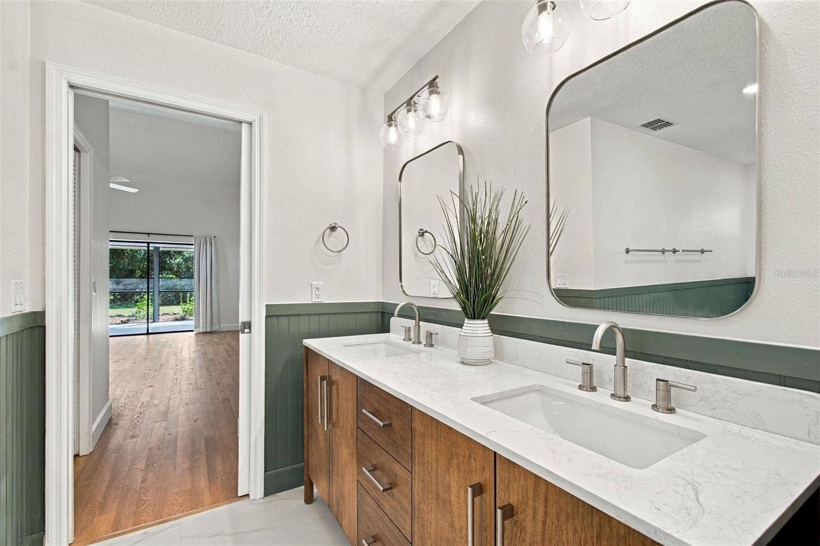 16102 ANCROFT COURT, Tampa, FL 33647 16102 ANCROFT COURT, Tampa, FL 33647