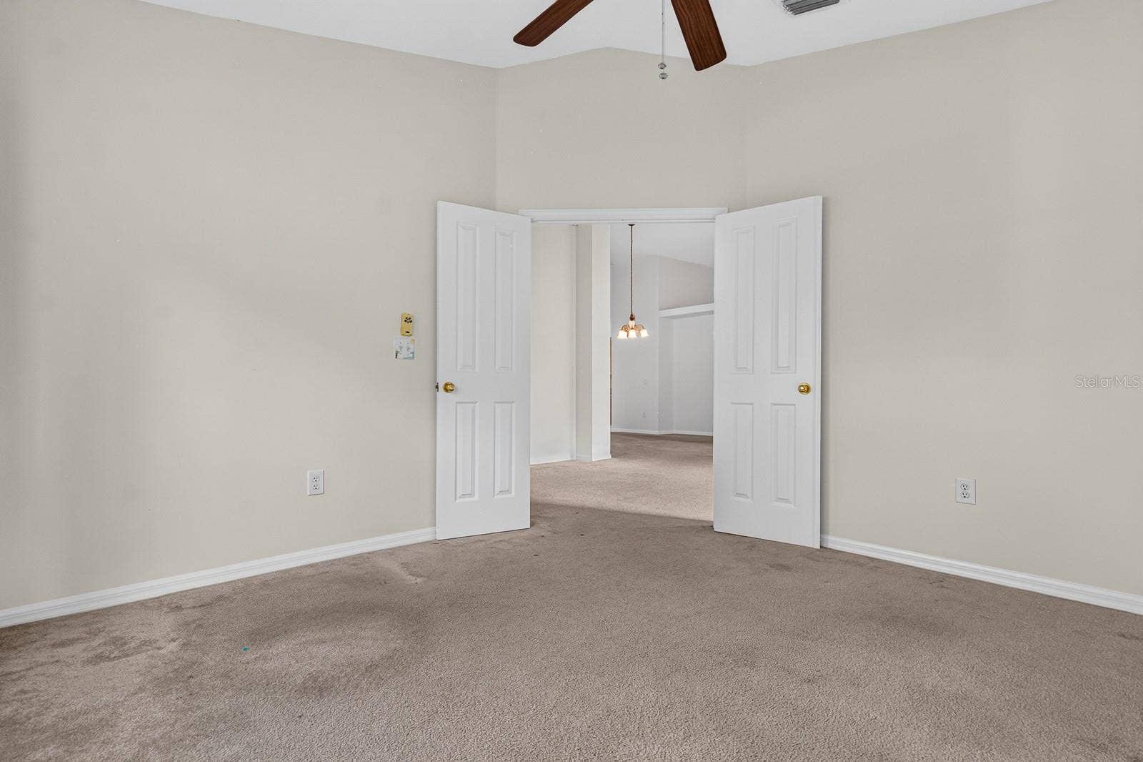10527 SAN TRAVASO DRIVE, Tampa, FL 33647 Office/Den