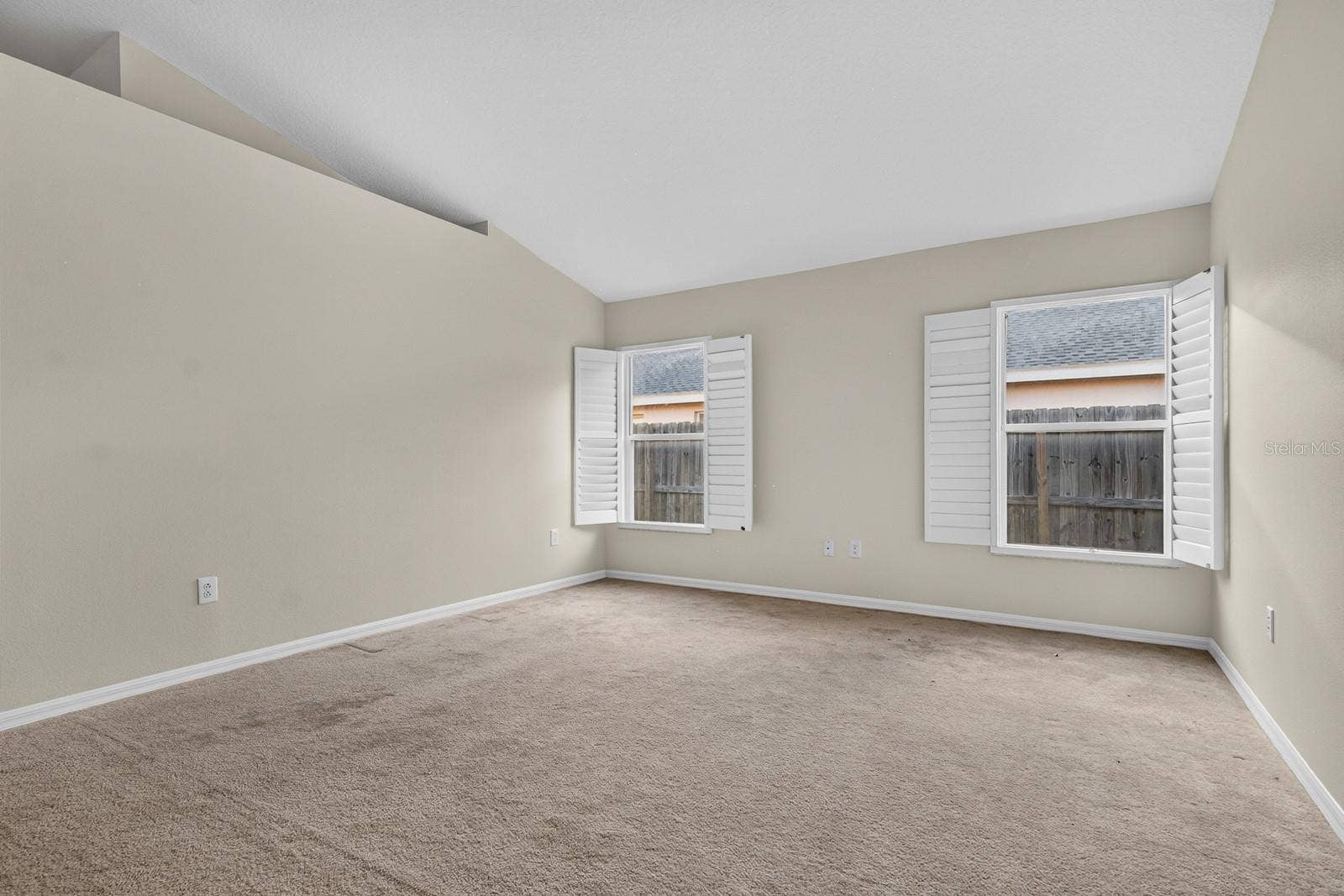10527 SAN TRAVASO DRIVE, Tampa, FL 33647 Living Room