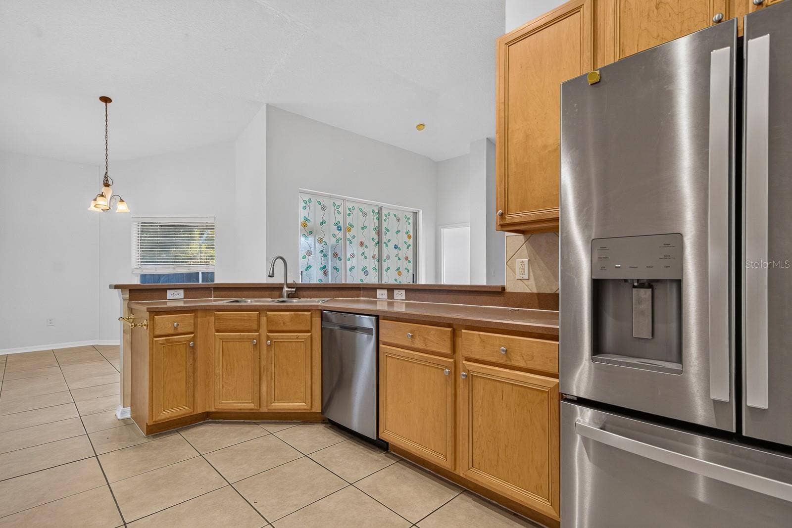 10527 SAN TRAVASO DRIVE, Tampa, FL 33647 Kitchen