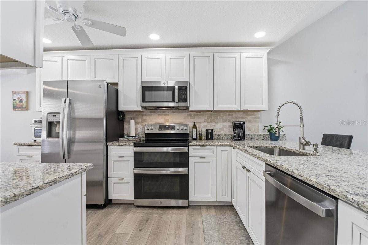 3272 LORI LANE, #3272, New Port Richey, FL 34655 3272 LORI LANE, #3272, New Port Richey, FL 34655