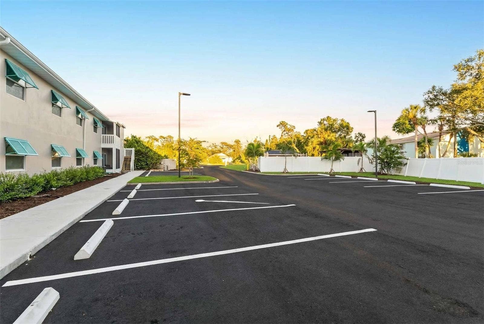 2704 49TH AVENUE W, Bradenton, FL 34207 2704 49TH AVENUE W, Bradenton, FL 34207