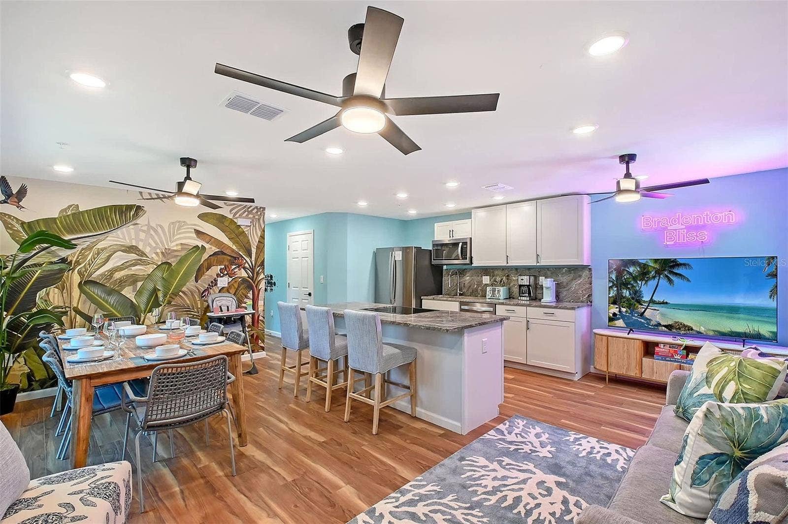 2704 49TH AVENUE W, Bradenton, FL 34207 2704 49TH AVENUE W, Bradenton, FL 34207