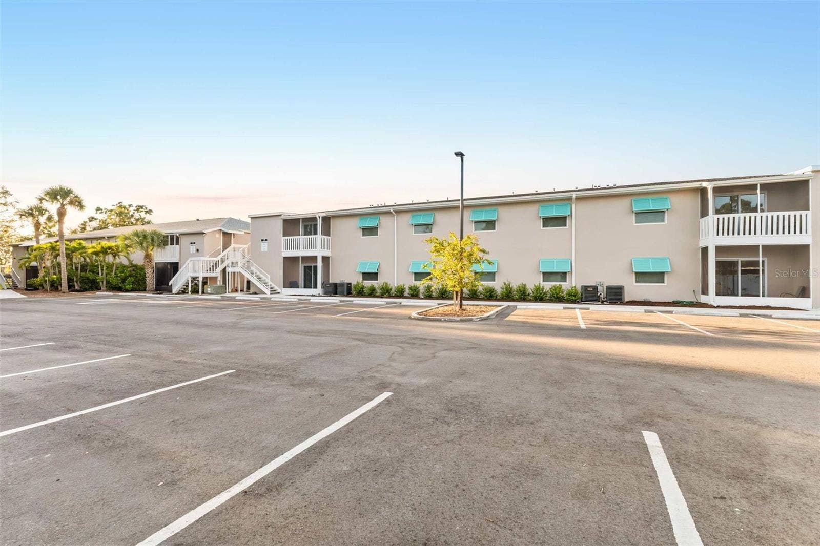 2704 49TH AVENUE W, Bradenton, FL 34207 2704 49TH AVENUE W, Bradenton, FL 34207