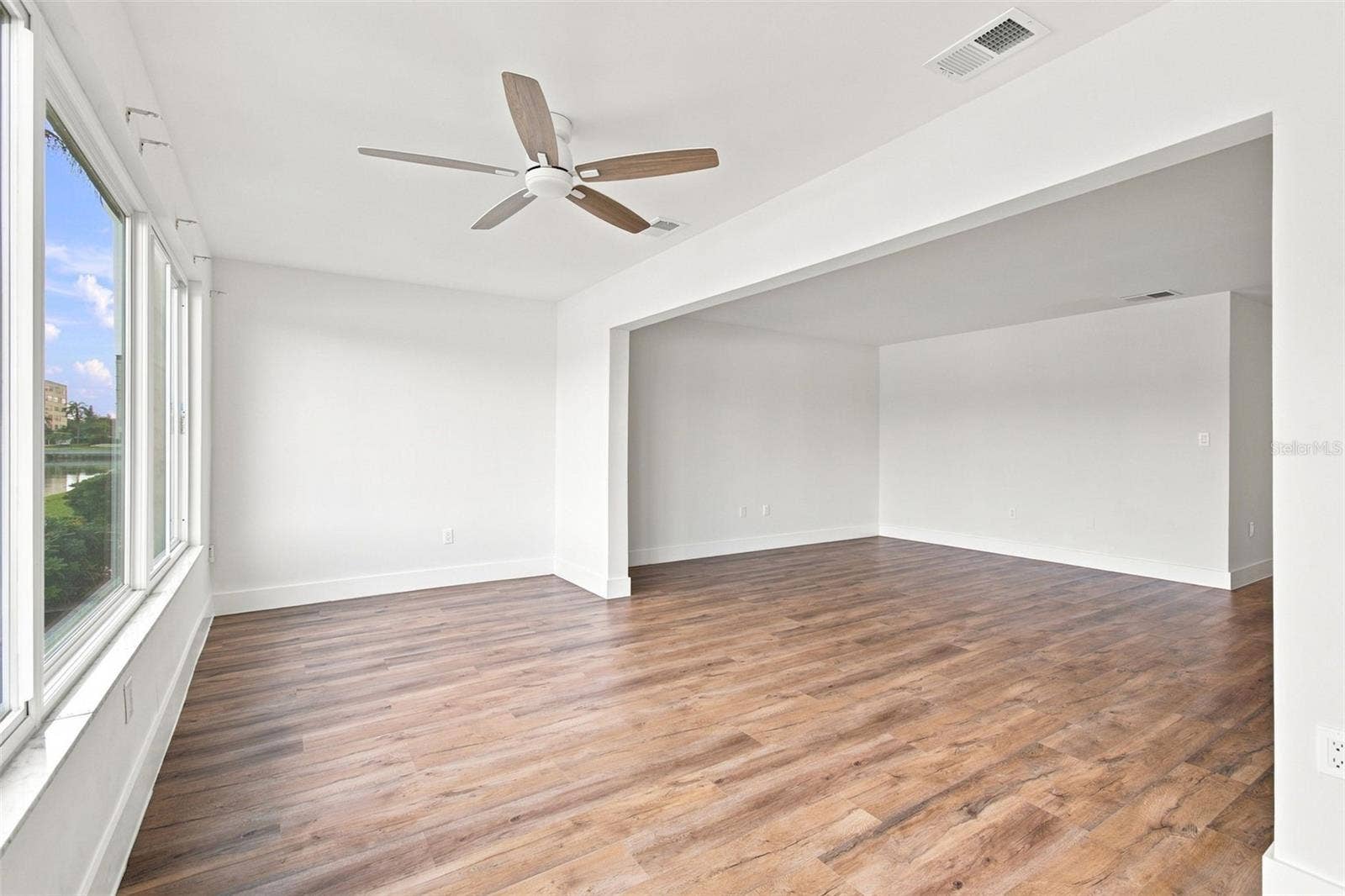 5955 30TH AVENUE S, #111, Gulfport, FL 33707 Florida Room