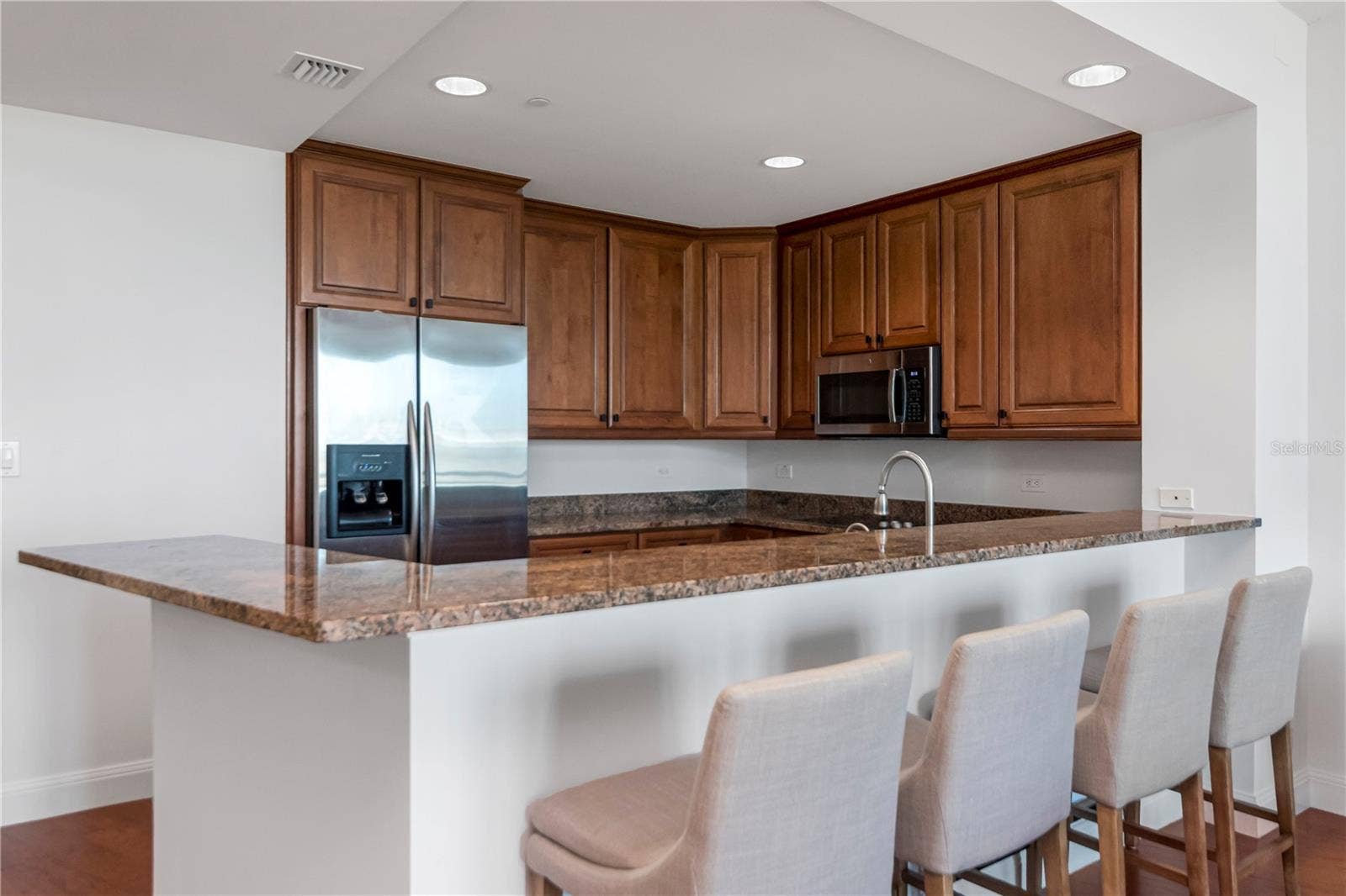 450 KNIGHTS RUN AVENUE, #803, Tampa, FL 33602 450 KNIGHTS RUN AVENUE, #803, Tampa, FL 33602