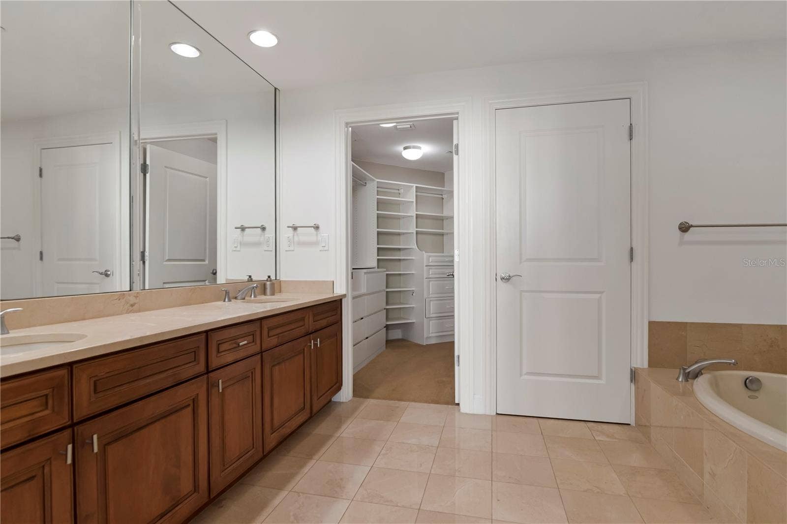 450 KNIGHTS RUN AVENUE, #803, Tampa, FL 33602 450 KNIGHTS RUN AVENUE, #803, Tampa, FL 33602
