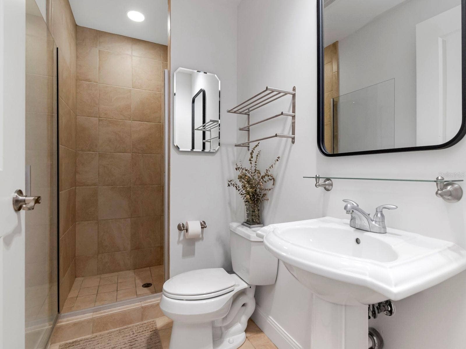 450 KNIGHTS RUN AVENUE, #803, Tampa, FL 33602 Full Bath Off 2nd Bedroom