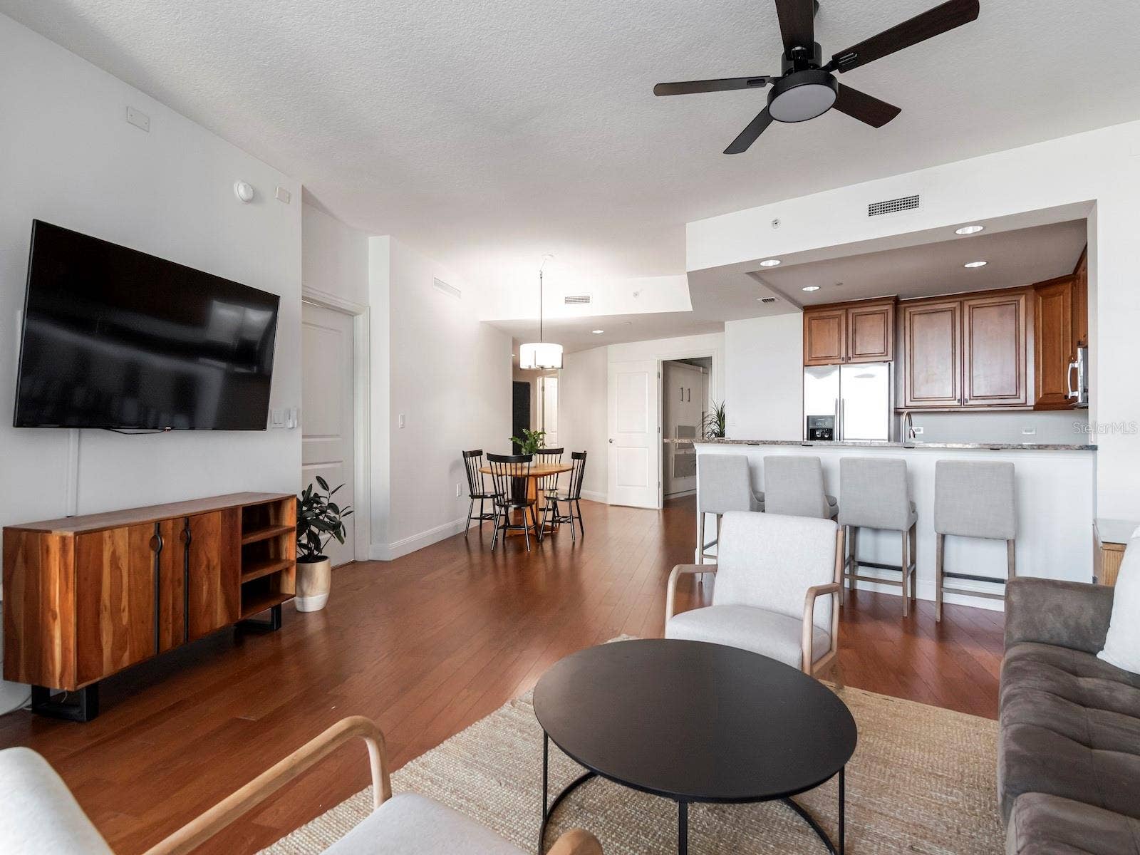 450 KNIGHTS RUN AVENUE, #803, Tampa, FL 33602 450 KNIGHTS RUN AVENUE, #803, Tampa, FL 33602