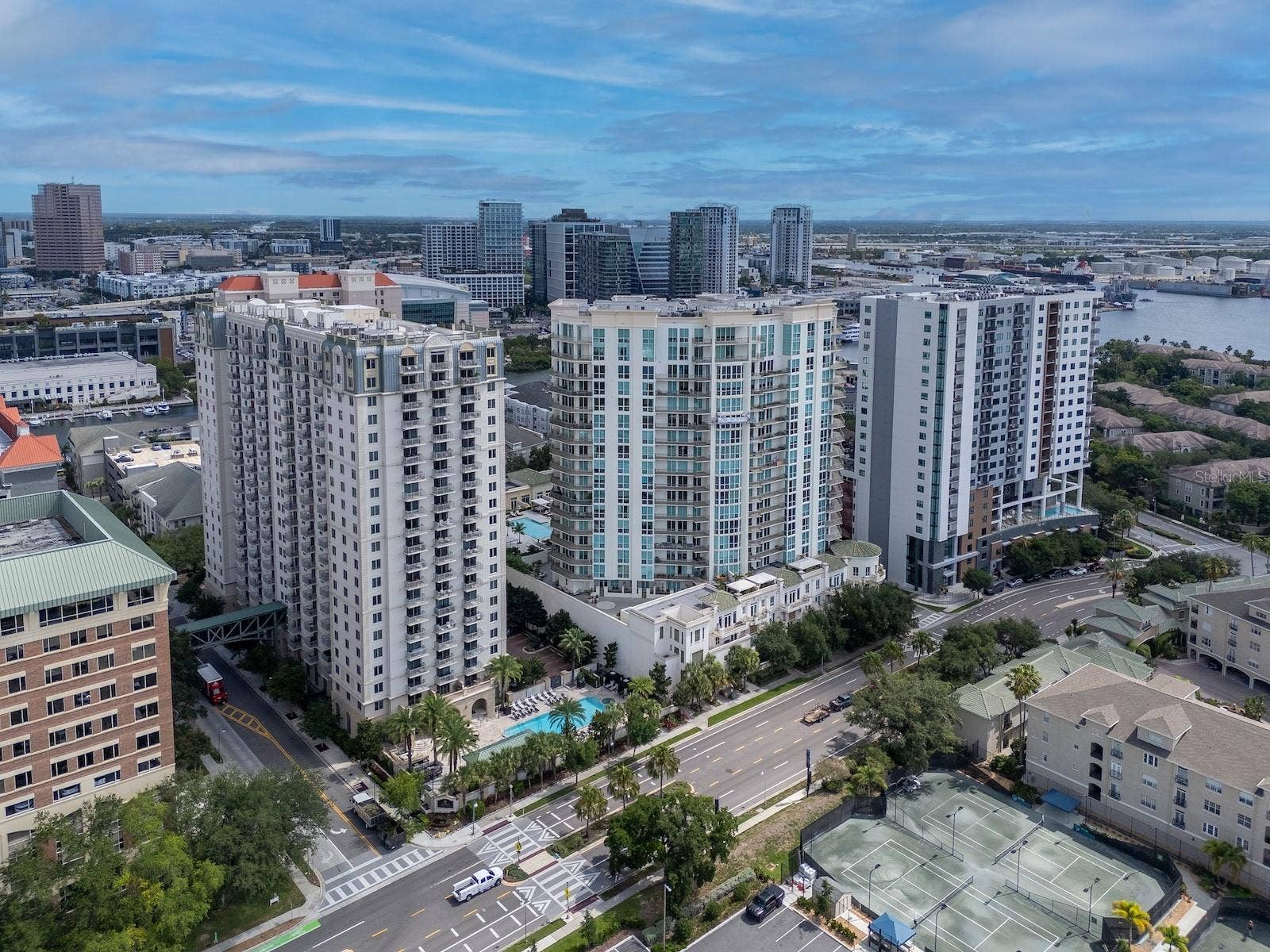 450 KNIGHTS RUN AVENUE, #803, Tampa, FL 33602 450 KNIGHTS RUN AVENUE, #803, Tampa, FL 33602