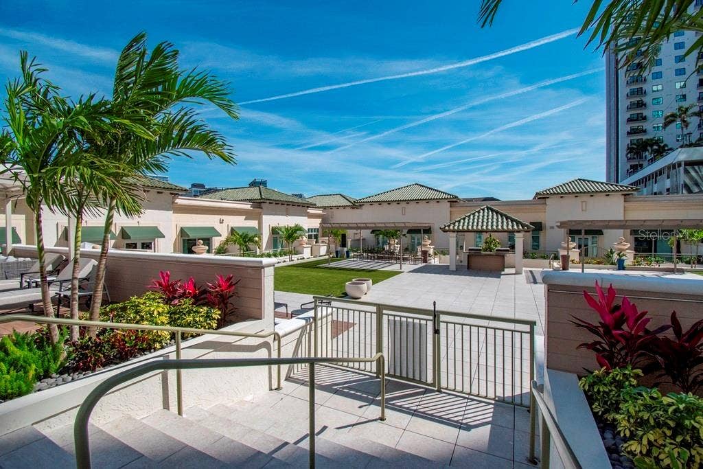 450 KNIGHTS RUN AVENUE, #803, Tampa, FL 33602 450 KNIGHTS RUN AVENUE, #803, Tampa, FL 33602