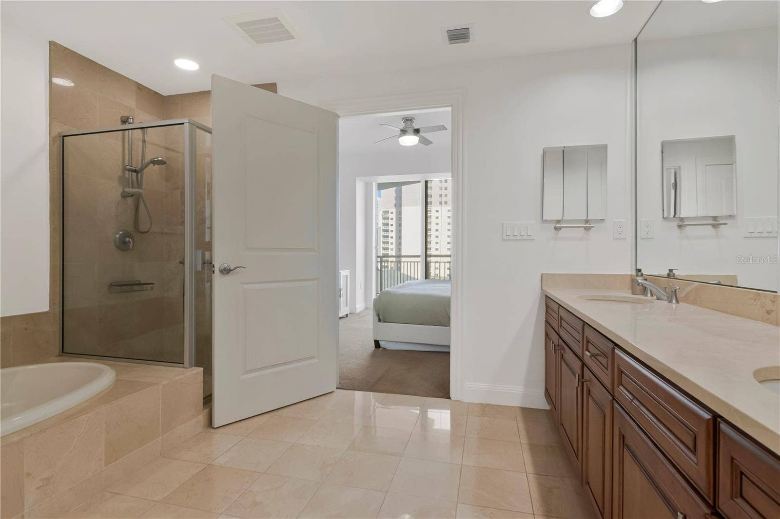 450 KNIGHTS RUN AVENUE, #803, Tampa, FL 33602 450 KNIGHTS RUN AVENUE, #803, Tampa, FL 33602