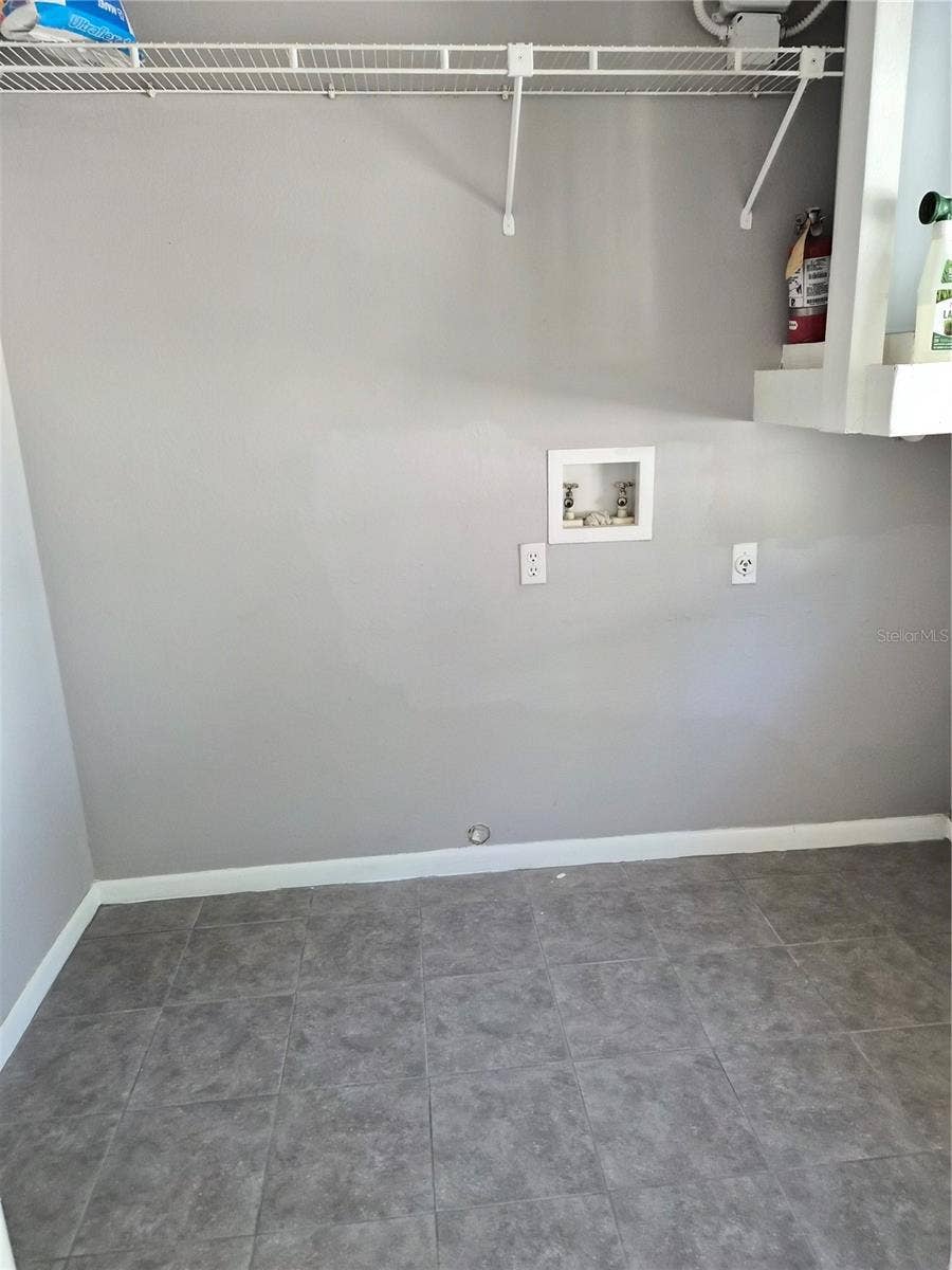 402 WOODROW AVENUE NW, #B, Largo, FL 33770 402 WOODROW AVENUE NW, #B, Largo, FL 33770