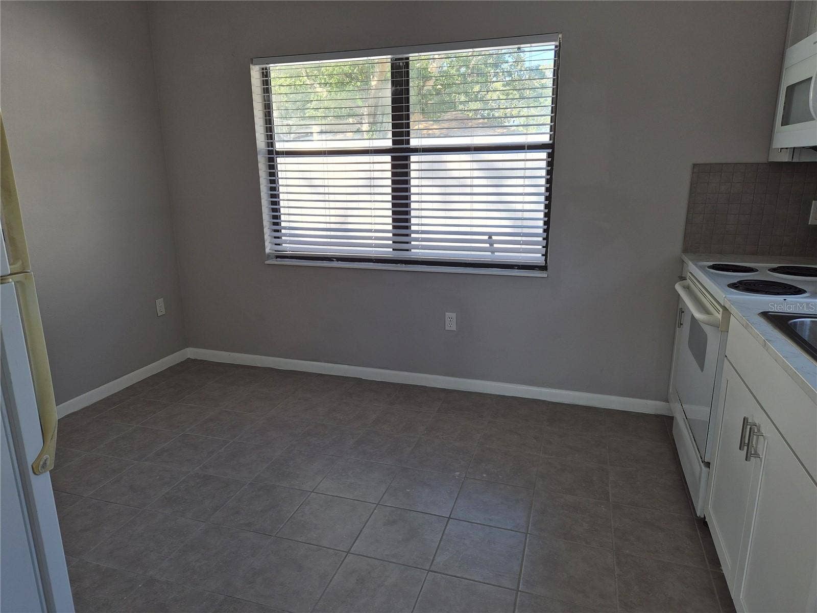 402 WOODROW AVENUE NW, #B, Largo, FL 33770 402 WOODROW AVENUE NW, #B, Largo, FL 33770