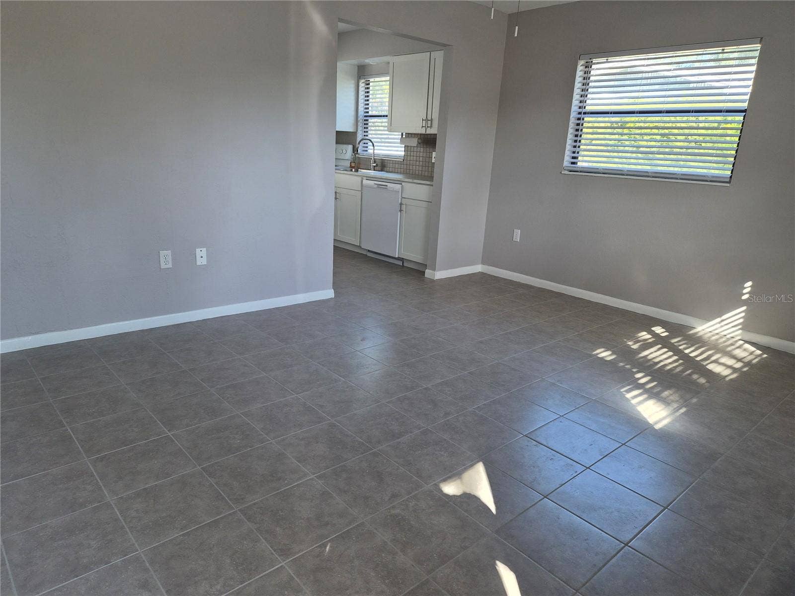 402 WOODROW AVENUE NW, #B, Largo, FL 33770 402 WOODROW AVENUE NW, #B, Largo, FL 33770