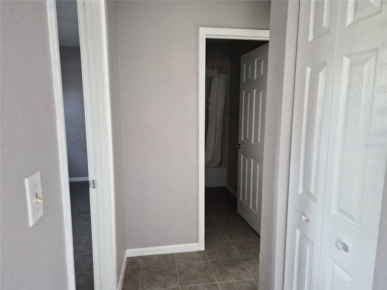 402 WOODROW AVENUE NW, #B, Largo, FL 33770 402 WOODROW AVENUE NW, #B, Largo, FL 33770