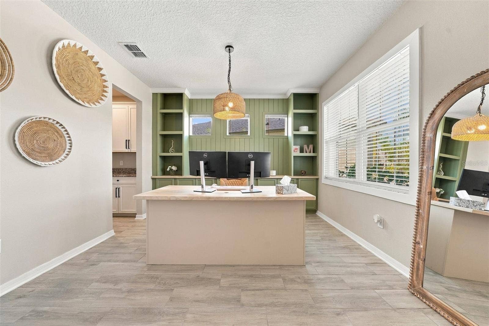 4904 EAGLE ROCK DRIVE, Wimauma, FL 33598 4904 EAGLE ROCK DRIVE, Wimauma, FL 33598