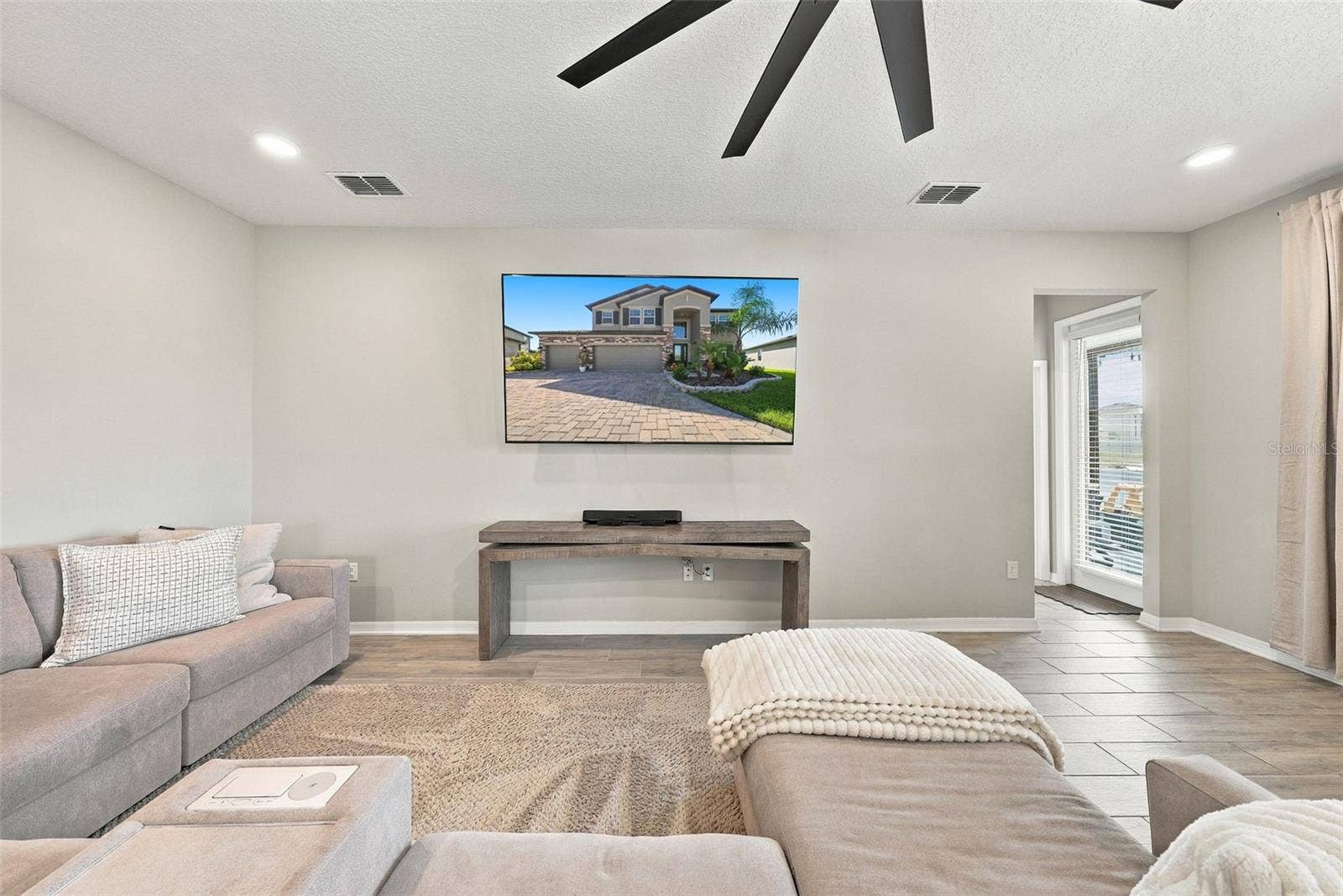 4904 EAGLE ROCK DRIVE, Wimauma, FL 33598 4904 EAGLE ROCK DRIVE, Wimauma, FL 33598