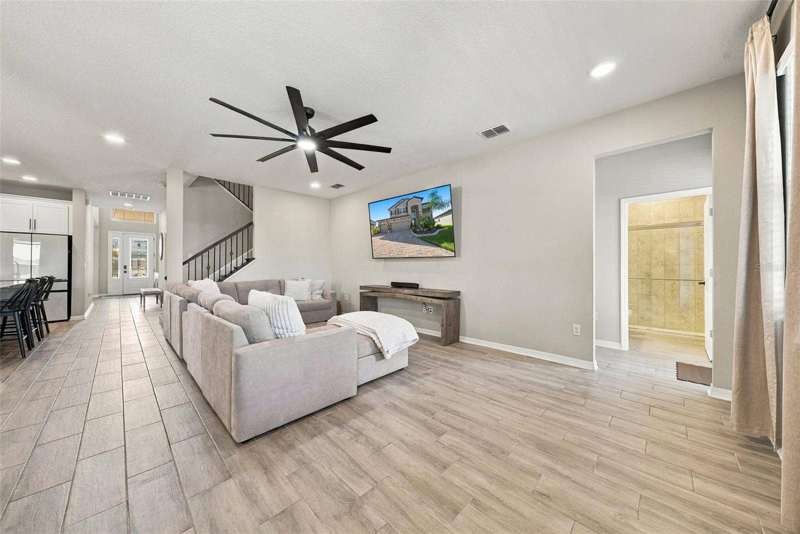 4904 EAGLE ROCK DRIVE, Wimauma, FL 33598 4904 EAGLE ROCK DRIVE, Wimauma, FL 33598
