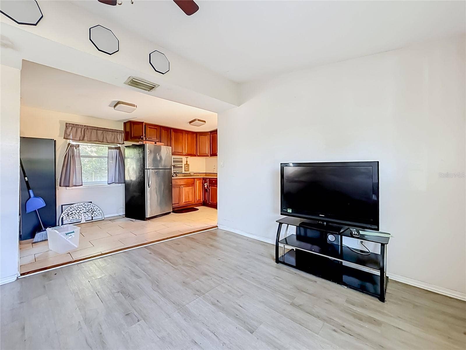 11787 104TH STREET, Largo, FL 33773 11787 104TH STREET, Largo, FL 33773