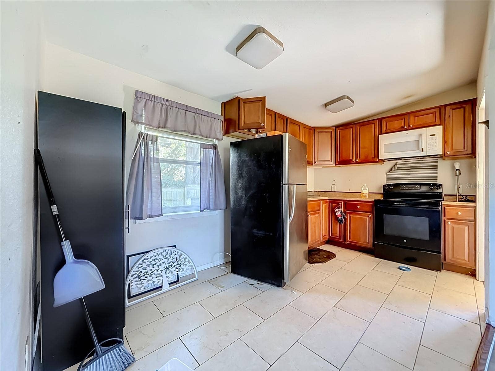 11787 104TH STREET, Largo, FL 33773 11787 104TH STREET, Largo, FL 33773