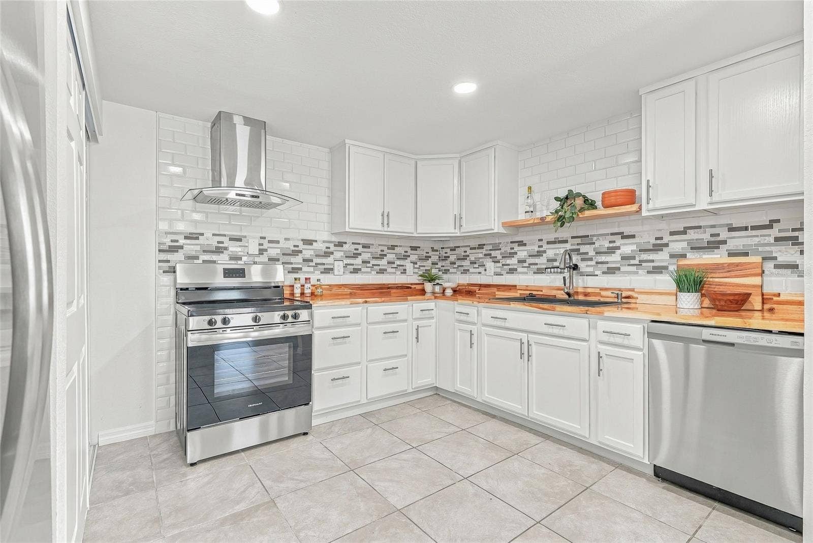 4544 W MINNEHAHA STREET, Tampa, FL 33614 4544 W MINNEHAHA STREET, Tampa, FL 33614