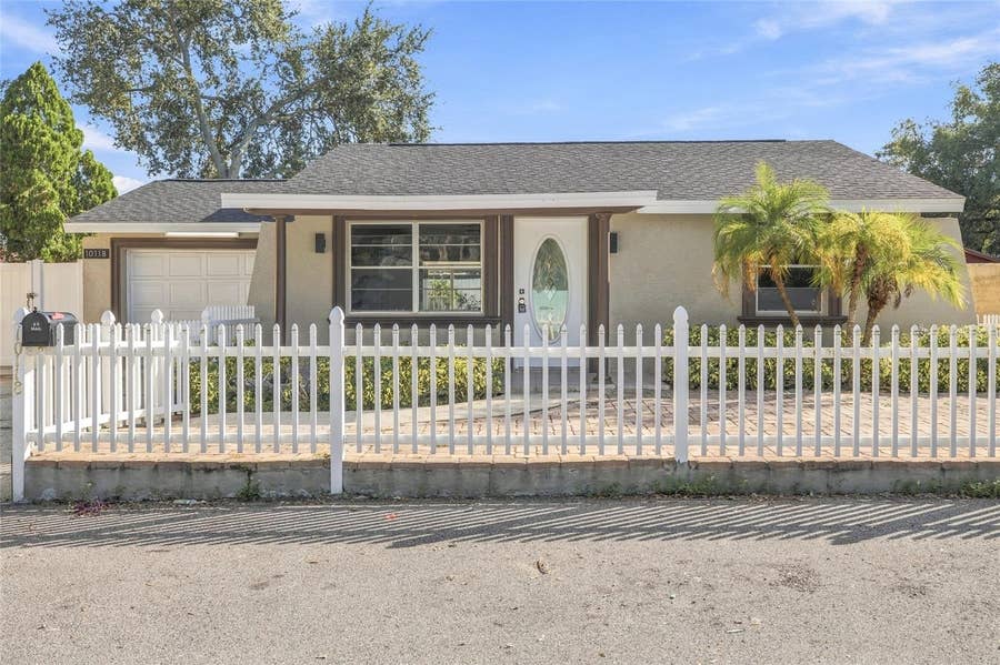 Property photo for 10118 BRIARWICK COURT, Tampa, FL