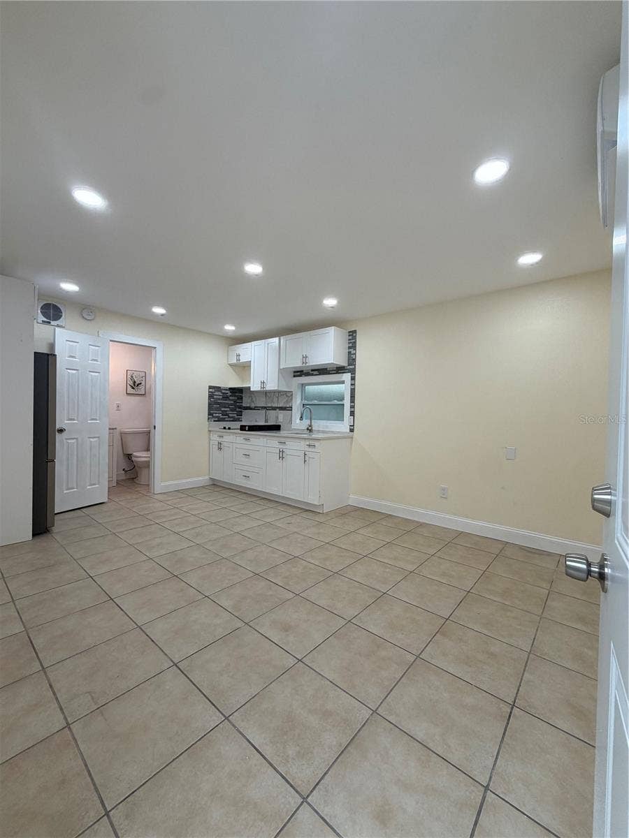 3318 W AILEEN STREET, Tampa, FL 33607 3318 W AILEEN STREET, Tampa, FL 33607