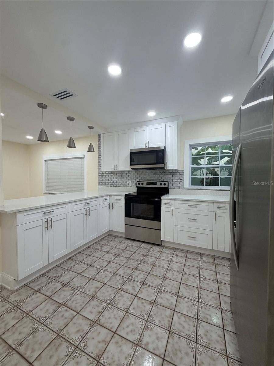 3318 W AILEEN STREET, Tampa, FL 33607 3318 W AILEEN STREET, Tampa, FL 33607