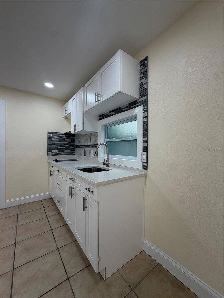 3318 W AILEEN STREET, Tampa, FL 33607 3318 W AILEEN STREET, Tampa, FL 33607