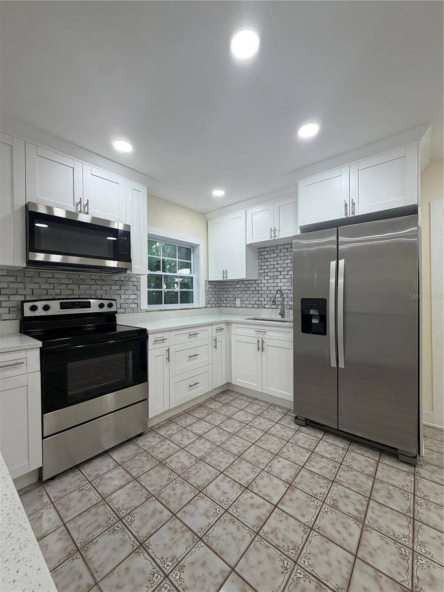 3318 W AILEEN STREET, Tampa, FL 33607 3318 W AILEEN STREET, Tampa, FL 33607