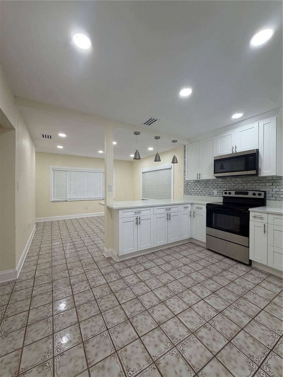 3318 W AILEEN STREET, Tampa, FL 33607 3318 W AILEEN STREET, Tampa, FL 33607
