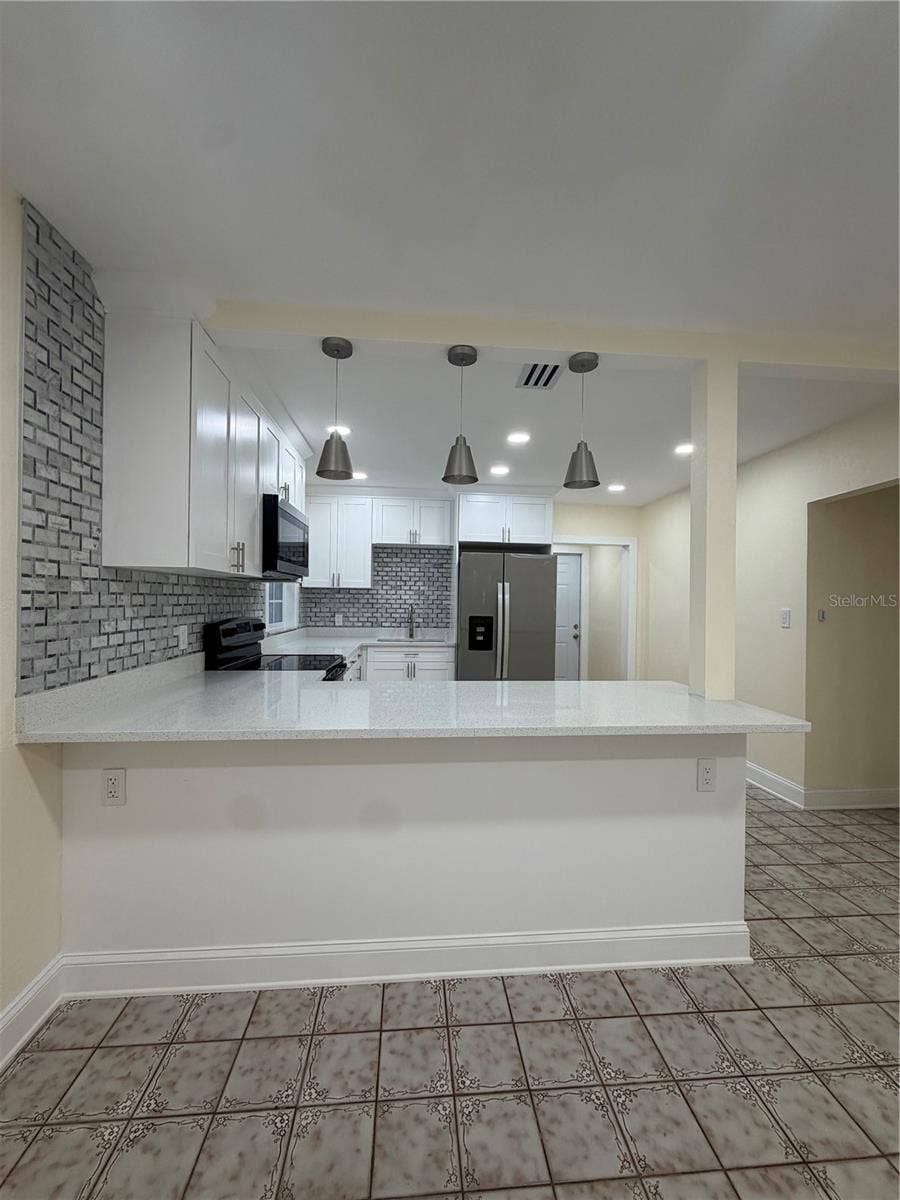 3318 W AILEEN STREET, Tampa, FL 33607 3318 W AILEEN STREET, Tampa, FL 33607