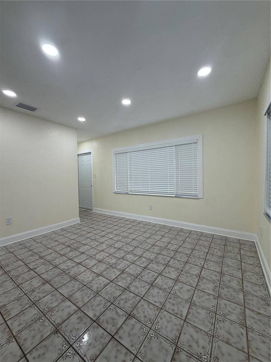 3318 W AILEEN STREET, Tampa, FL 33607 3318 W AILEEN STREET, Tampa, FL 33607
