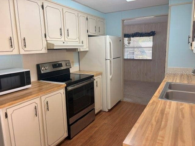 102 NATURE'S TRAIL, #79, Safety Harbor, FL 34695 Walk Through to Dining Area