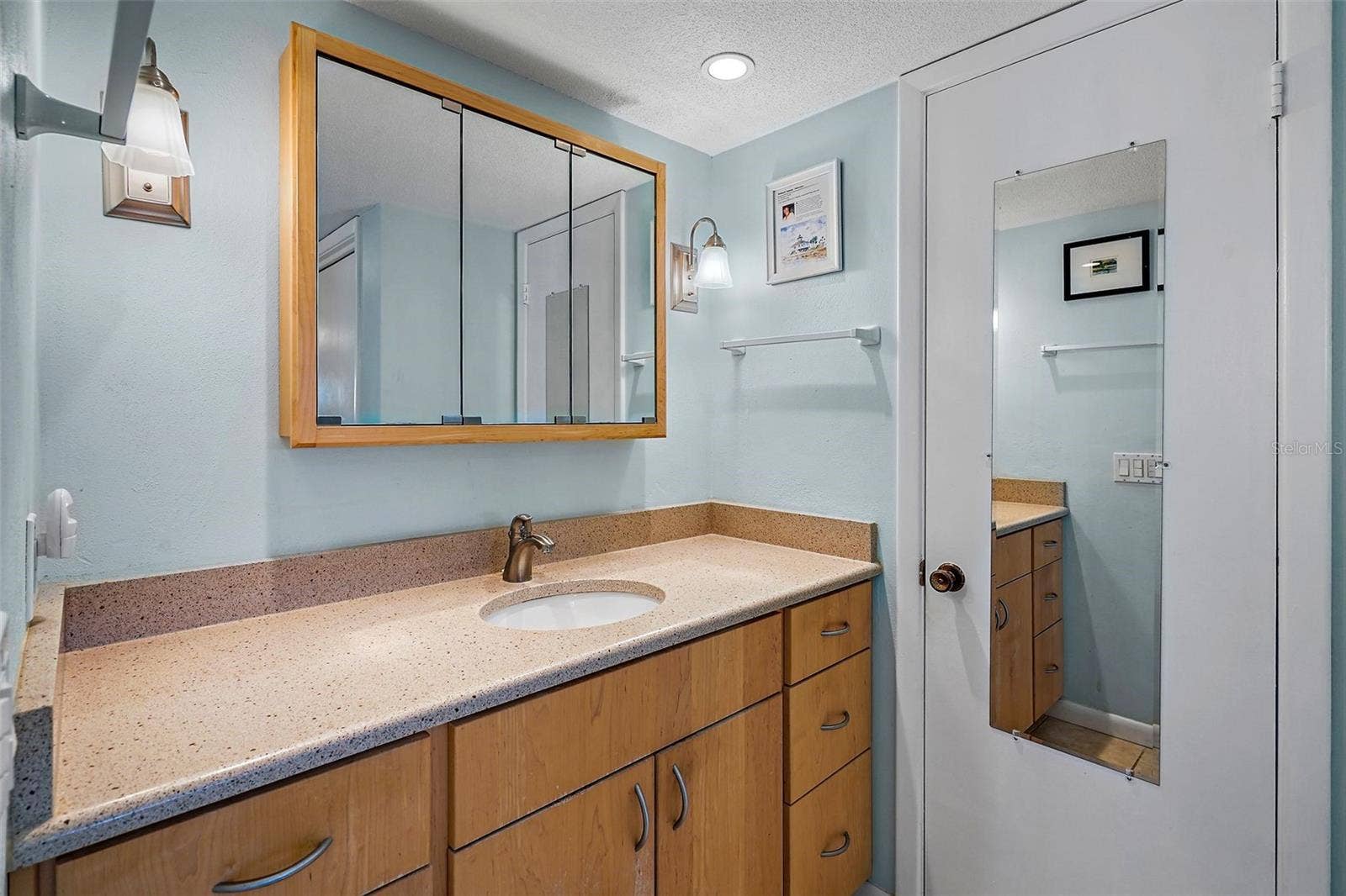 5000 GULF BOULEVARD, #304, St Pete Beach, FL 33706 5000 GULF BOULEVARD, #304, St Pete Beach, FL 33706
