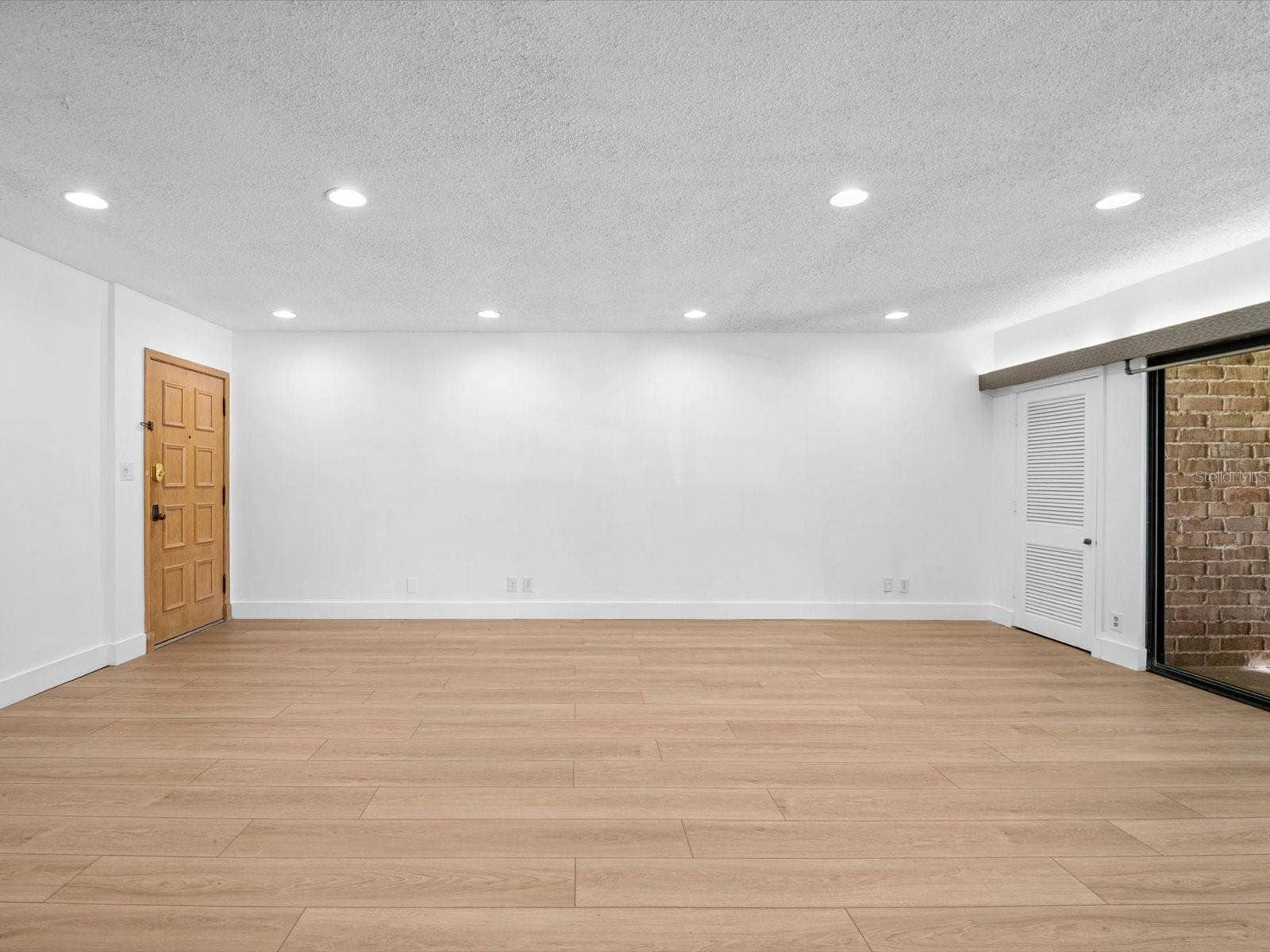 36750 US HIGHWAY 19 N, #2372, Palm Harbor, FL 34683 Family Room