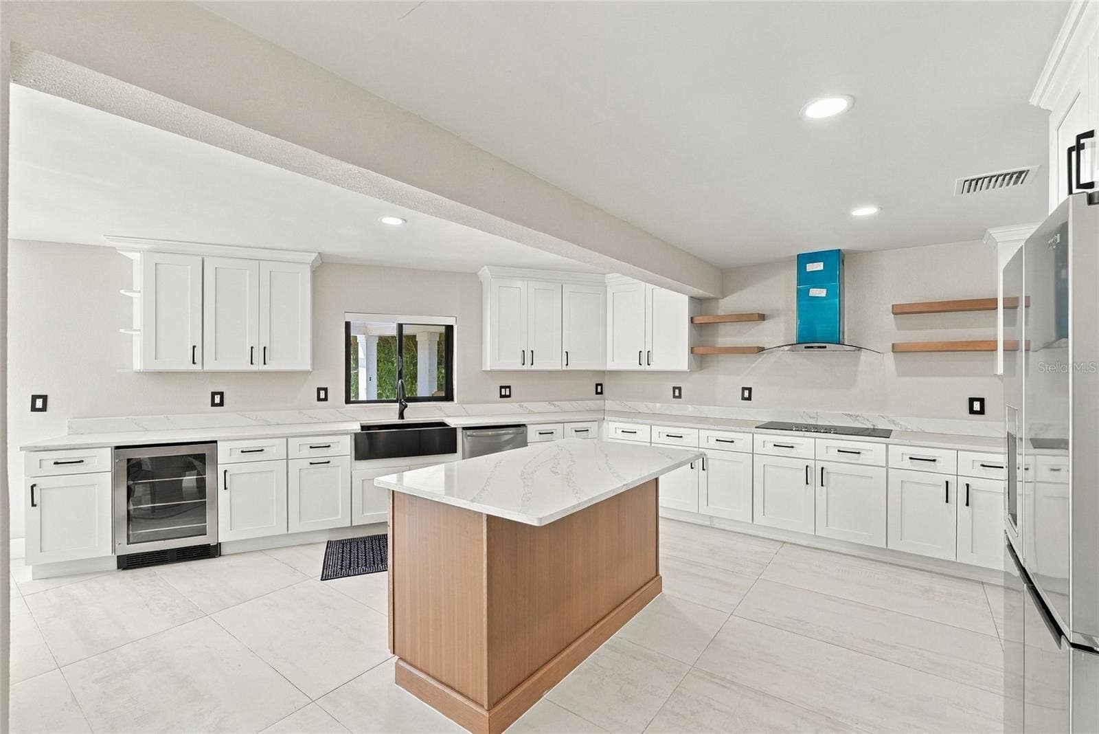 556 JOHNS PASS AVENUE, Madeira Beach, FL 33708 556 JOHNS PASS AVENUE, Madeira Beach, FL 33708