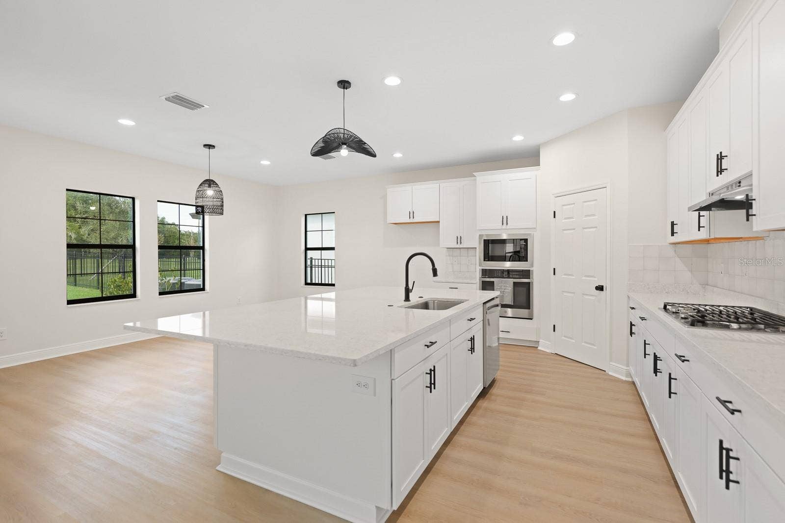 12633 SHETLAND WALK DRIVE, Lithia, FL 33547 12633 SHETLAND WALK DRIVE, Lithia, FL 33547