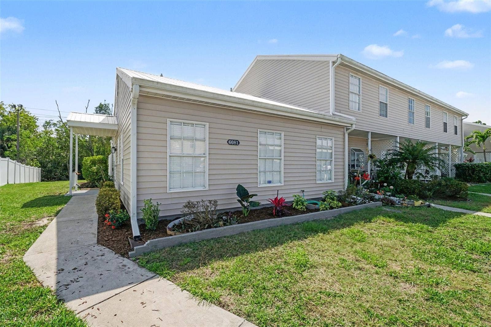 6081 LAKE FRONT DRIVE, Fort Myers, FL 33908