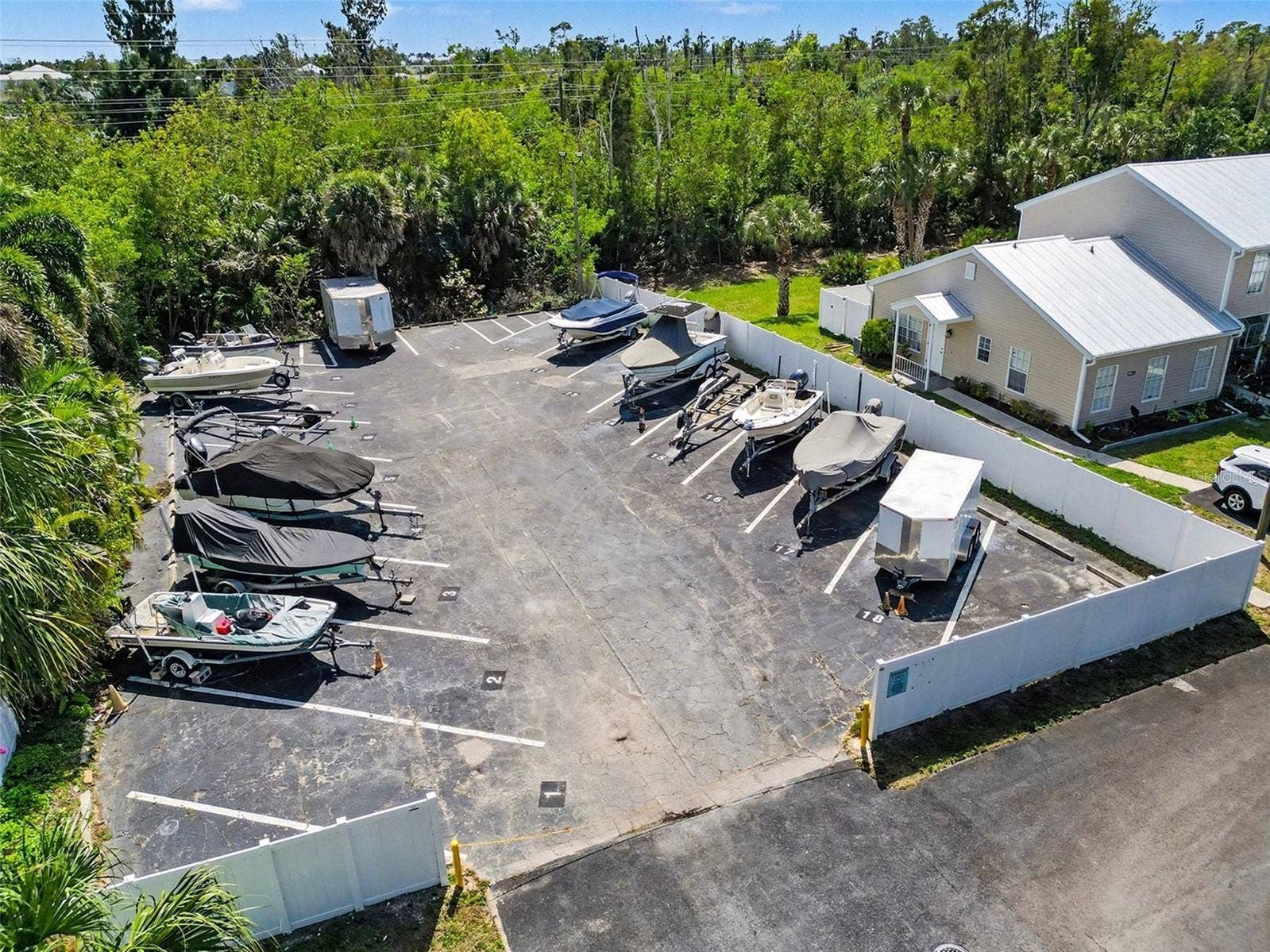 6081 LAKE FRONT DRIVE, Fort Myers, FL 33908