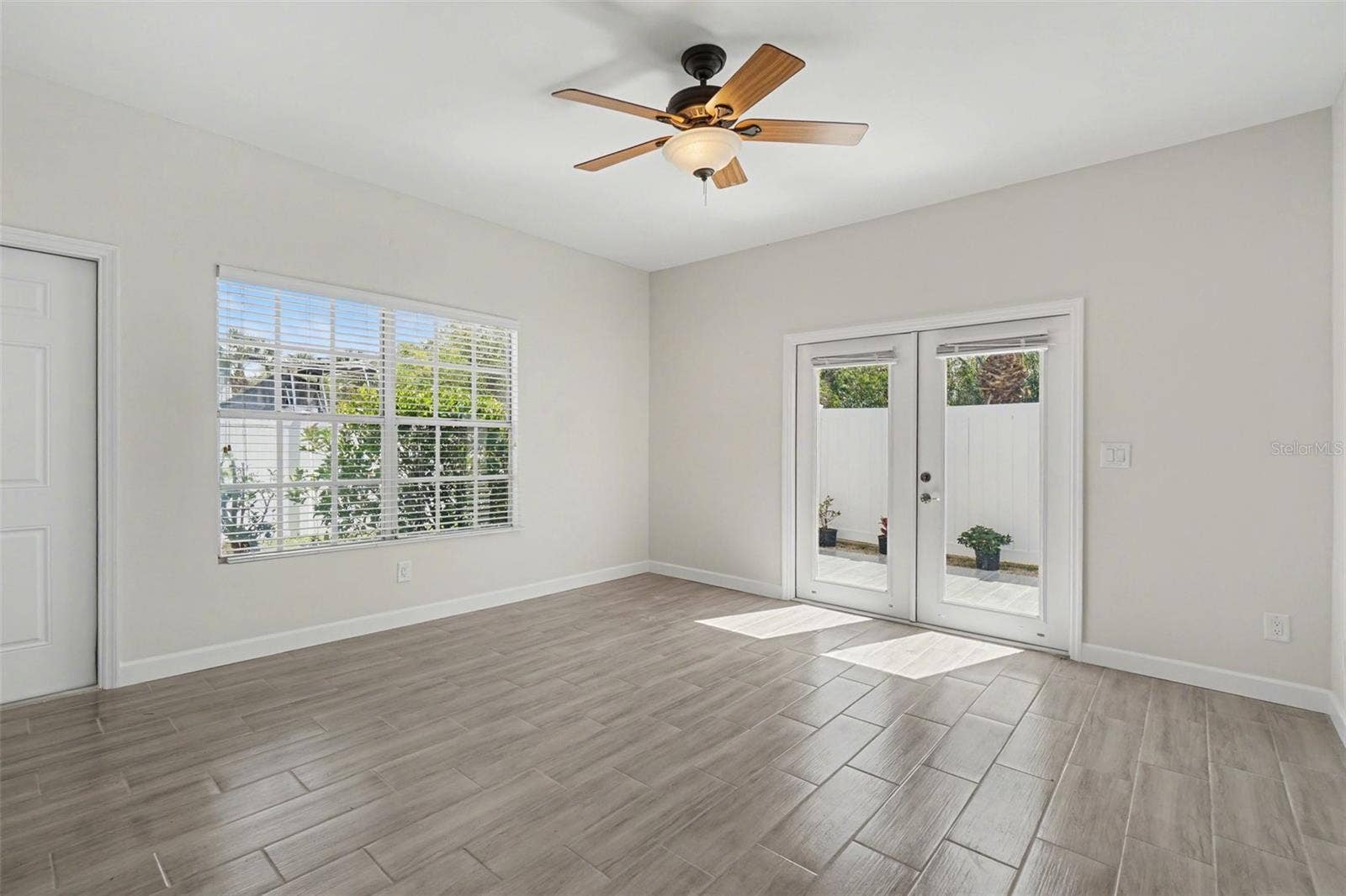6081 LAKE FRONT DRIVE, Fort Myers, FL 33908