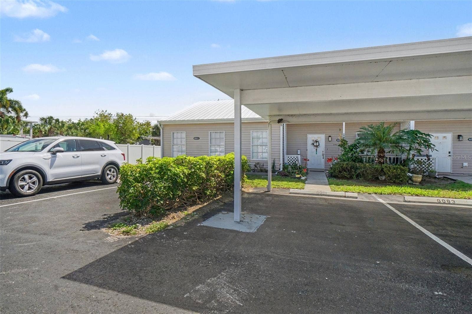 6081 LAKE FRONT DRIVE, Fort Myers, FL 33908