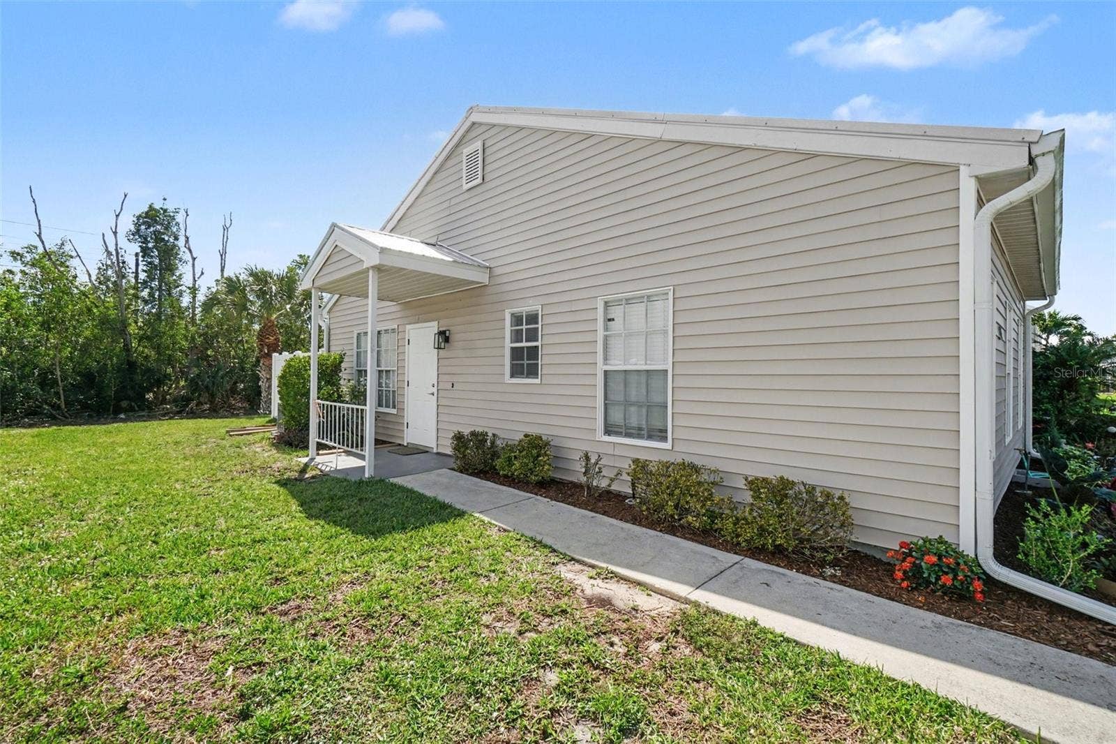 6081 LAKE FRONT DRIVE, Fort Myers, FL 33908