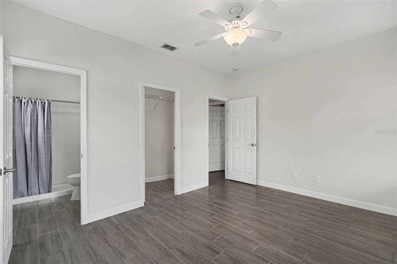 6081 LAKE FRONT DRIVE, Fort Myers, FL 33908