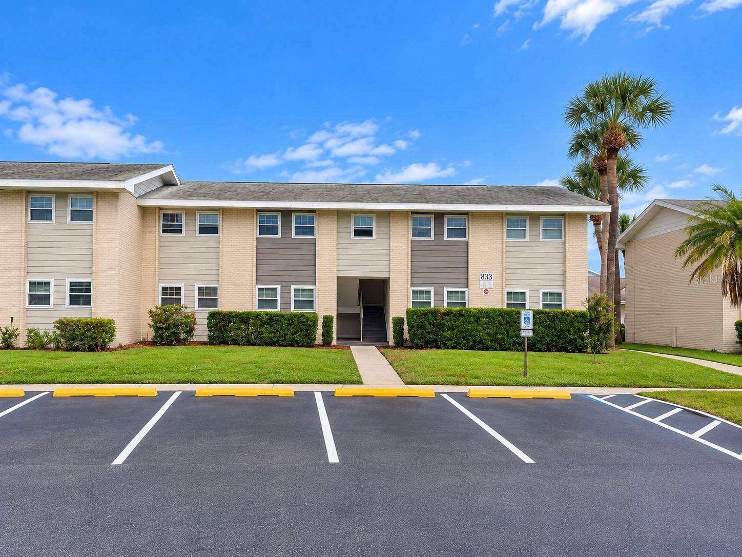 833 SKY LAKE CIRCLE, #A, Orlando, FL 32809