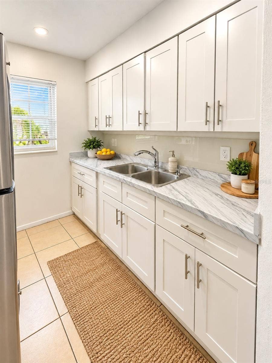 833 SKY LAKE CIRCLE, #A, Orlando, FL 32809