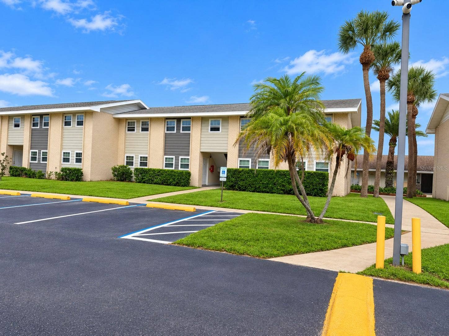833 SKY LAKE CIRCLE, #A, Orlando, FL 32809
