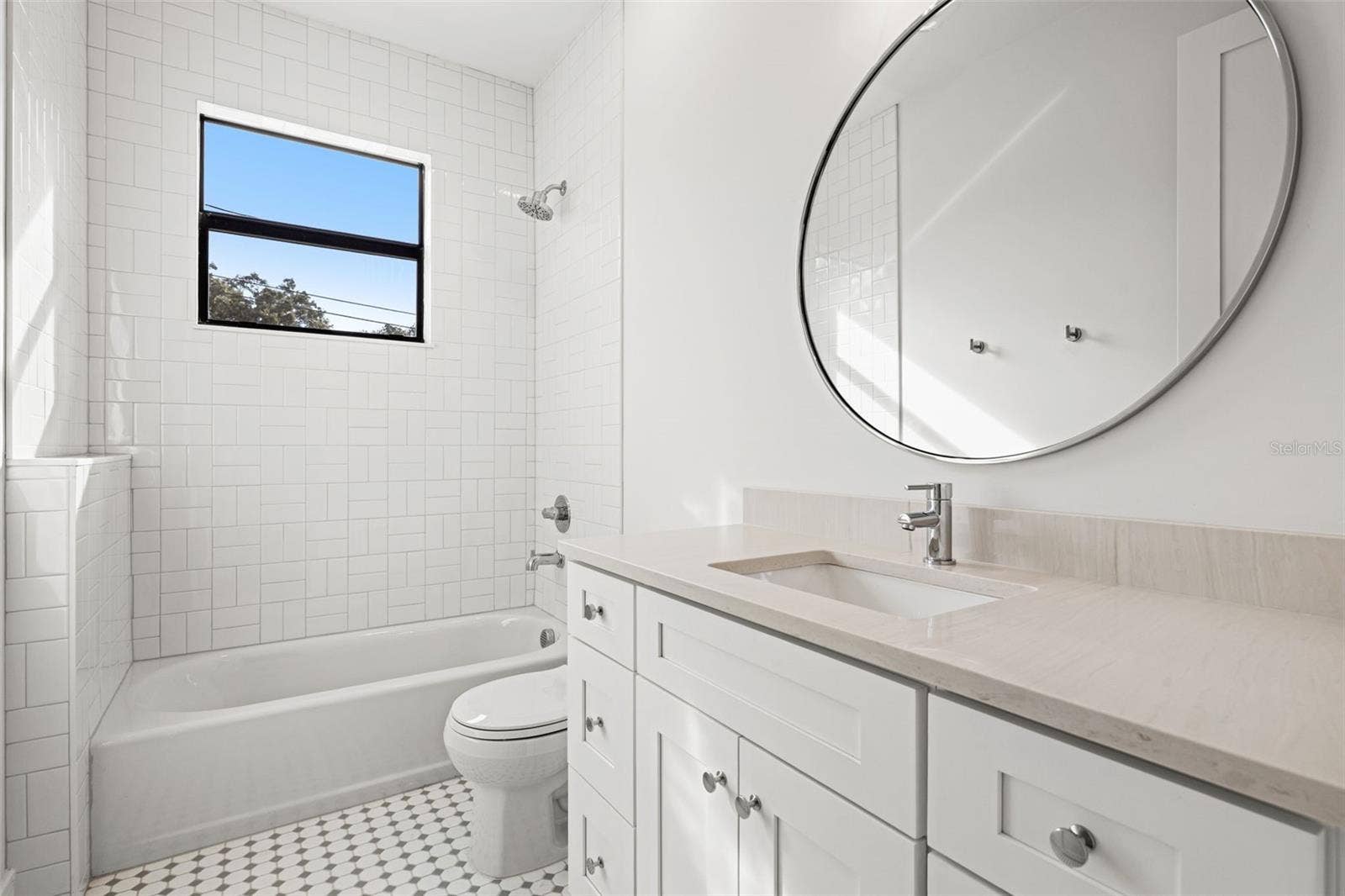 2910 N 25TH STREET, Tampa, FL 33605 Common bathroom